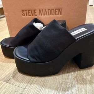 Steve Madden Black Platform Mules